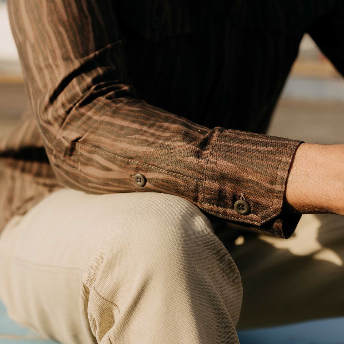 The Saddler Shirt in Bark Print Broken Twill